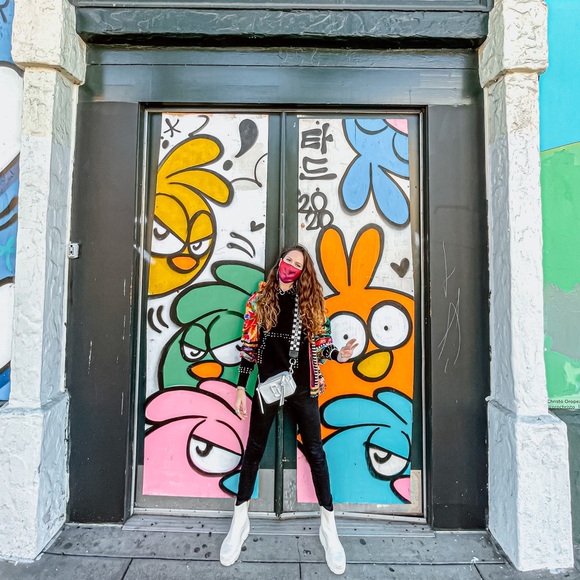 Welcome to my closet! - Picture 1 of 1